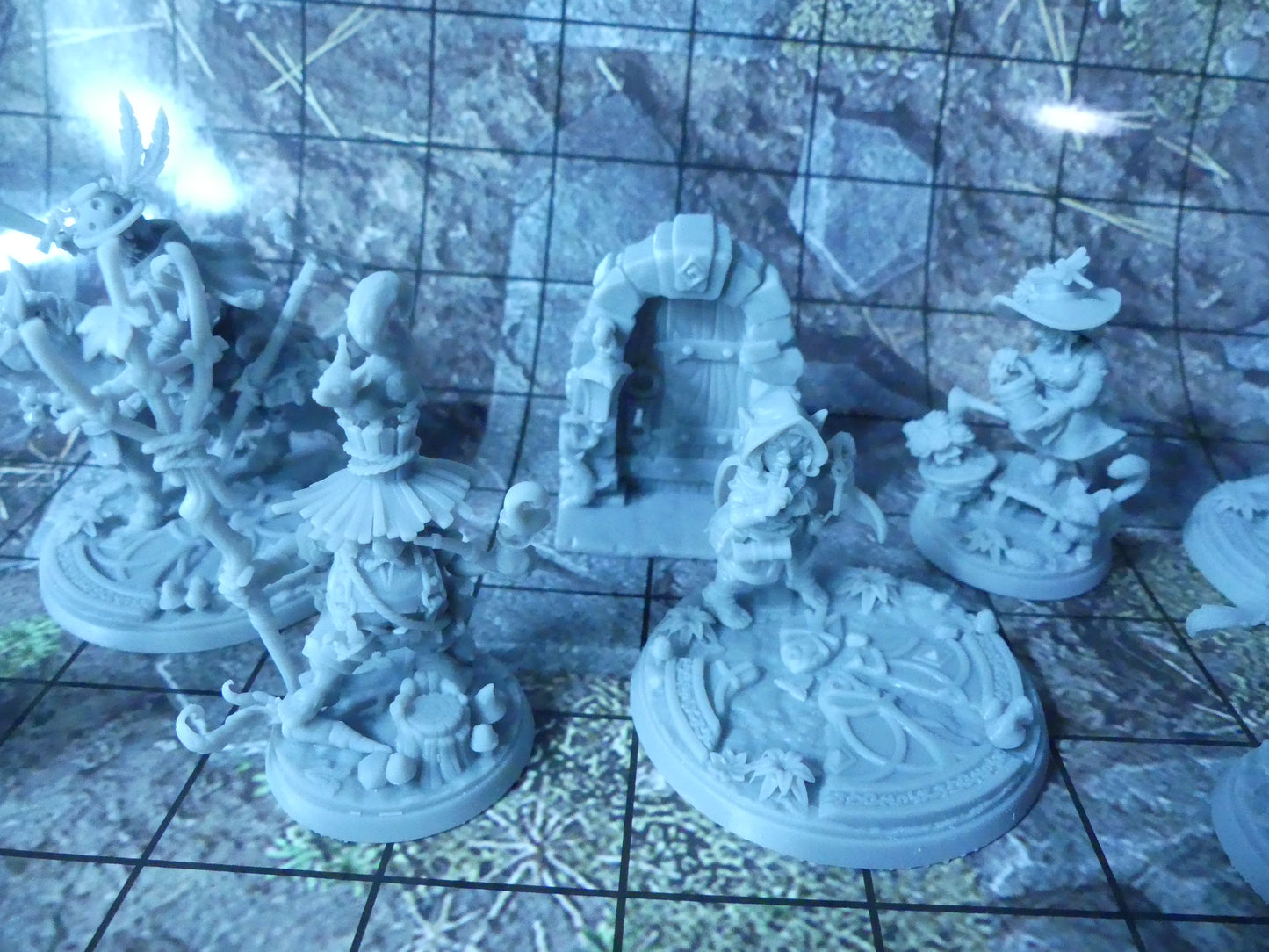 Signum Games Halflings Complete Set with Bonus Minifigures Miniatures Set for TTRPG DnD